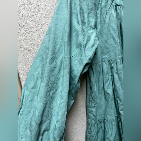 Universal Thread Dress - Picture 2 of 8